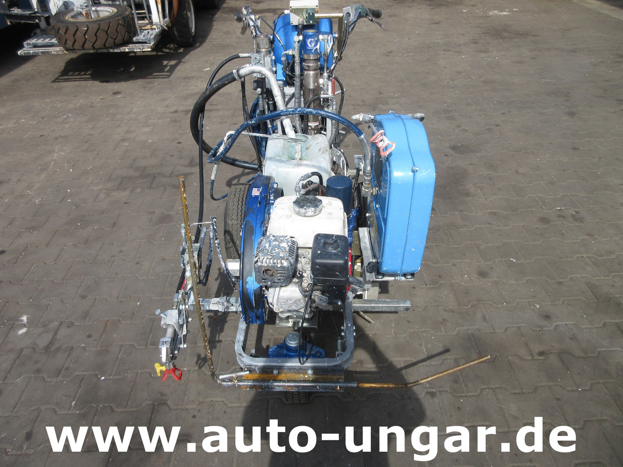 Graco 200 HS Aximum Citadine 75H Bj 13 Airless Roadmarking Striper Markiermaschine - Asphalttechnik: das Bild 4 Graco 200 HS Aximum Citadine 75H Bj 13 Airless Roadmarking Striper Markiermaschine - Asphalttechnik: das Bild 4