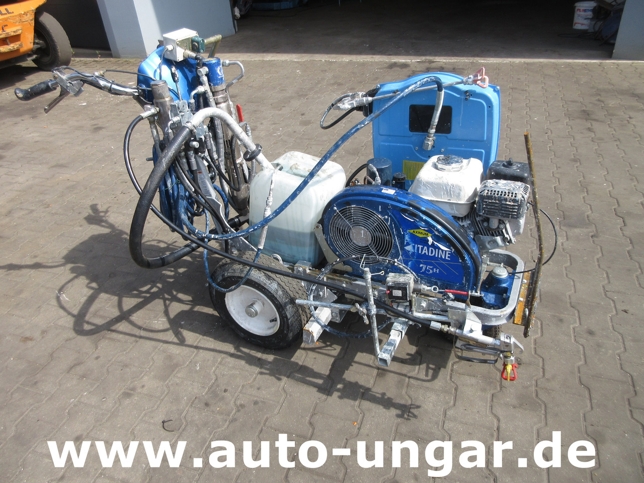 Graco 200 HS Aximum Citadine 75H Bj 13 Airless Roadmarking Striper Markiermaschine - Asphalttechnik: das Bild 1 Graco 200 HS Aximum Citadine 75H Bj 13 Airless Roadmarking Striper Markiermaschine - Asphalttechnik: das Bild 1