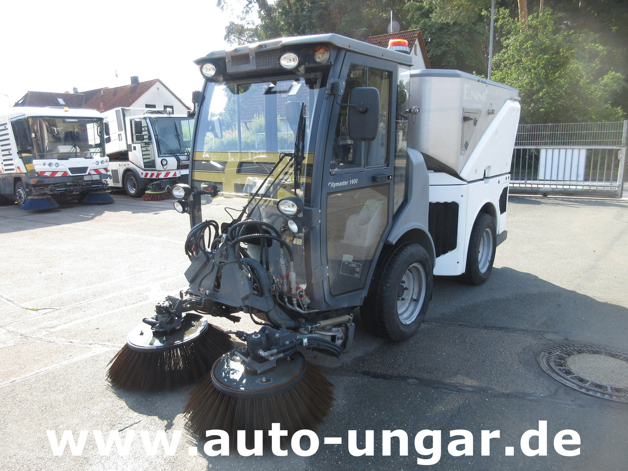 Hako Citymaster CM 1600 4x4 Kehrmaschine mit Kärcher am Heck - Kehrmaschine: das Bild 3 Hako Citymaster CM 1600 4x4 Kehrmaschine mit Kärcher am Heck - Kehrmaschine: das Bild 3
