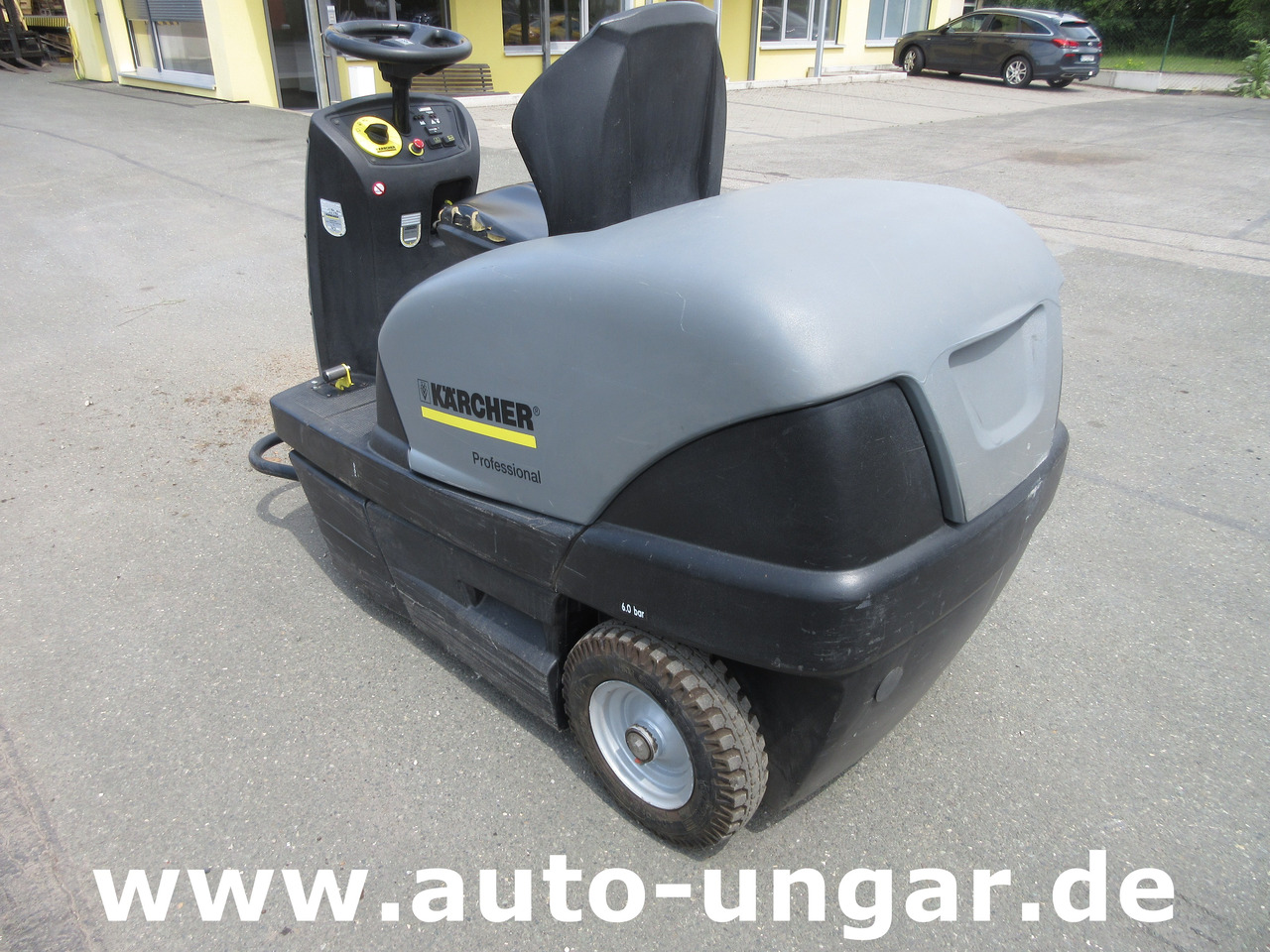 KÄRCHER KM 100/100 RBP Pack 1.280-112.0 elektrische Parkplatzkehrmaschine Hallenkehrmaschine Elektro - Kehrmaschine: das Bild 5 KÄRCHER KM 100/100 RBP Pack 1.280-112.0 elektrische Parkplatzkehrmaschine Hallenkehrmaschine Elektro - Kehrmaschine: das Bild 5