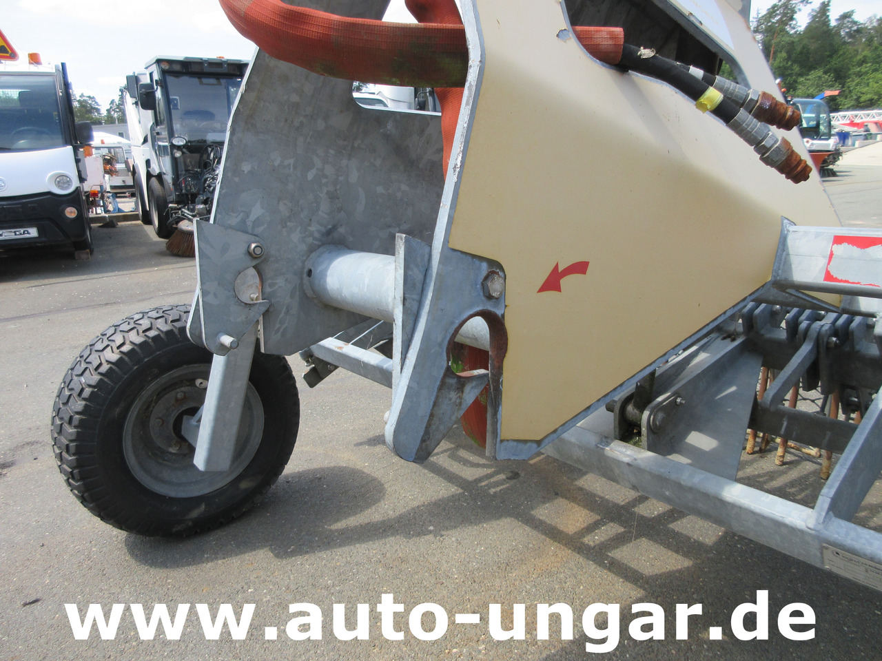 Kommunal-/ Sonderfahrzeug Beachtech Legiret Geomonier Beach Tech Strandreiniger Sandreiniger Traktoranbau Beachcleaner: das Bild 6