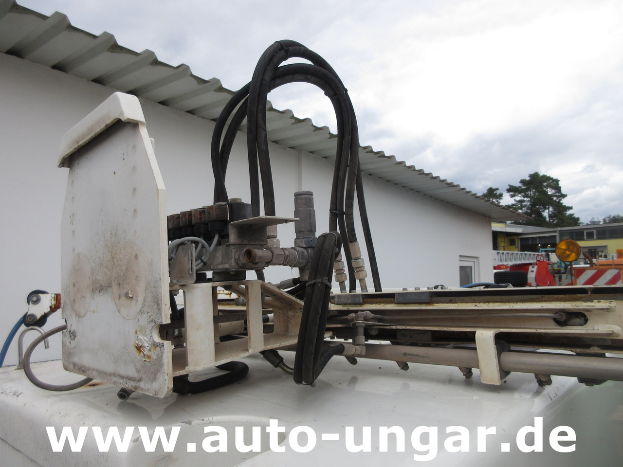 Kommunal-/ Sonderfahrzeug CMAR NC300 Schwemmaufbau Laveuse Bj. 2014 für Multicar Tremo Hochdruck: das Bild 13 Kommunal-/ Sonderfahrzeug CMAR NC300 Schwemmaufbau Laveuse Bj. 2014 für Multicar Tremo Hochdruck: das Bild 13