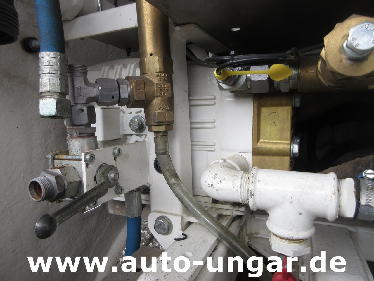 Kommunal-/ Sonderfahrzeug CMAR NC300 Schwemmaufbau Laveuse Bj. 2014 für Multicar Tremo Hochdruck: das Bild 10 Kommunal-/ Sonderfahrzeug CMAR NC300 Schwemmaufbau Laveuse Bj. 2014 für Multicar Tremo Hochdruck: das Bild 10