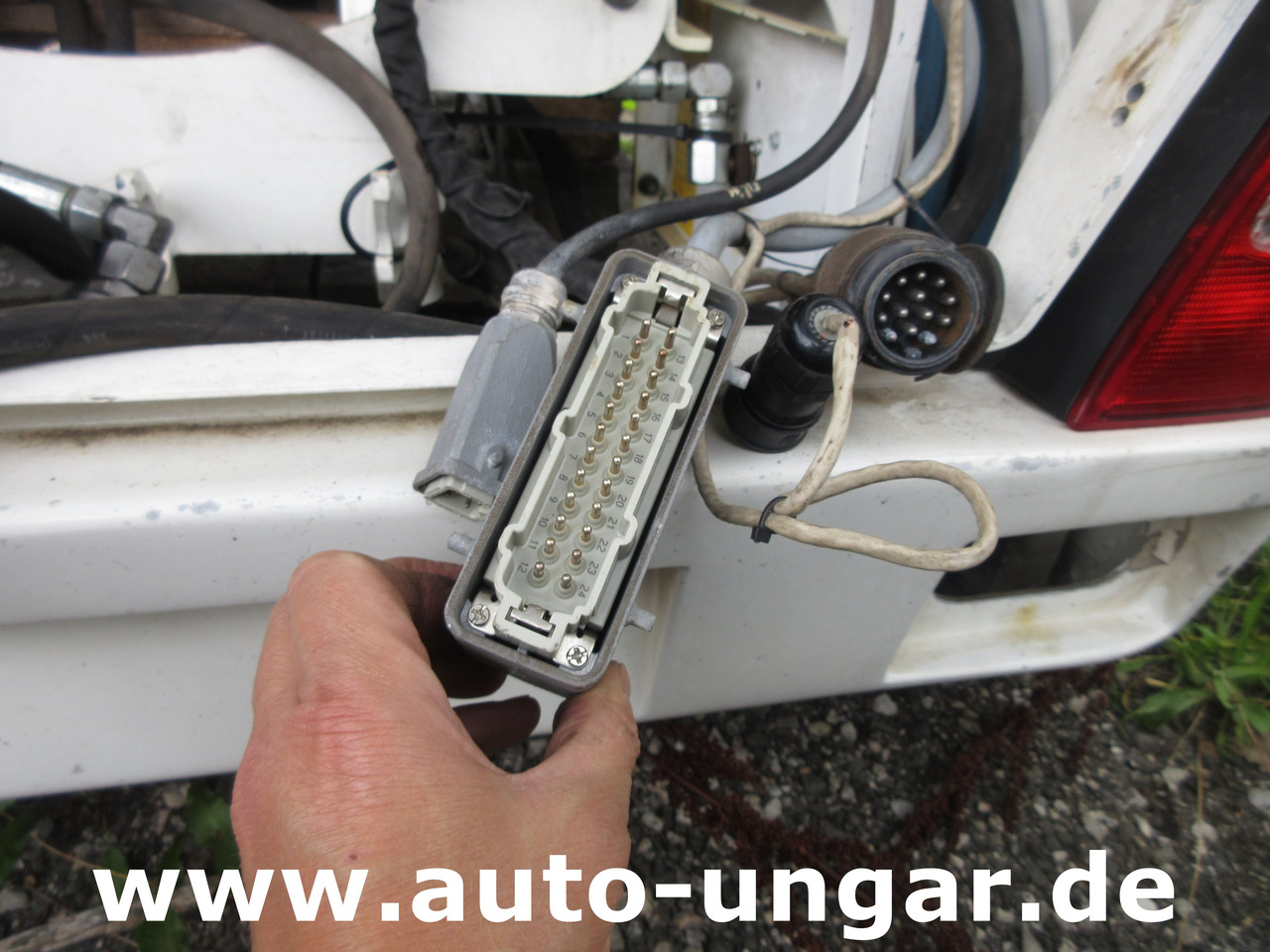 Kommunal-/ Sonderfahrzeug CMAR NC300 Schwemmaufbau Laveuse Bj. 2014 für Multicar Tremo Hochdruck: das Bild 7 Kommunal-/ Sonderfahrzeug CMAR NC300 Schwemmaufbau Laveuse Bj. 2014 für Multicar Tremo Hochdruck: das Bild 7