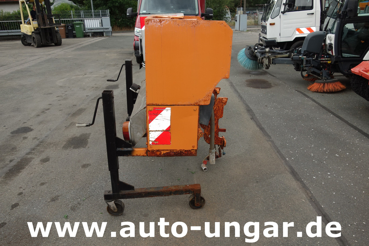 Multicar Kiefer - Bertsche Heckanbaustreuer für Multicar Boki Ladog Hansa Winterdienst - Kommunal-/ Sonderfahrzeug: das Bild 2 Multicar Kiefer - Bertsche Heckanbaustreuer für Multicar Boki Ladog Hansa Winterdienst - Kommunal-/ Sonderfahrzeug: das Bild 2
