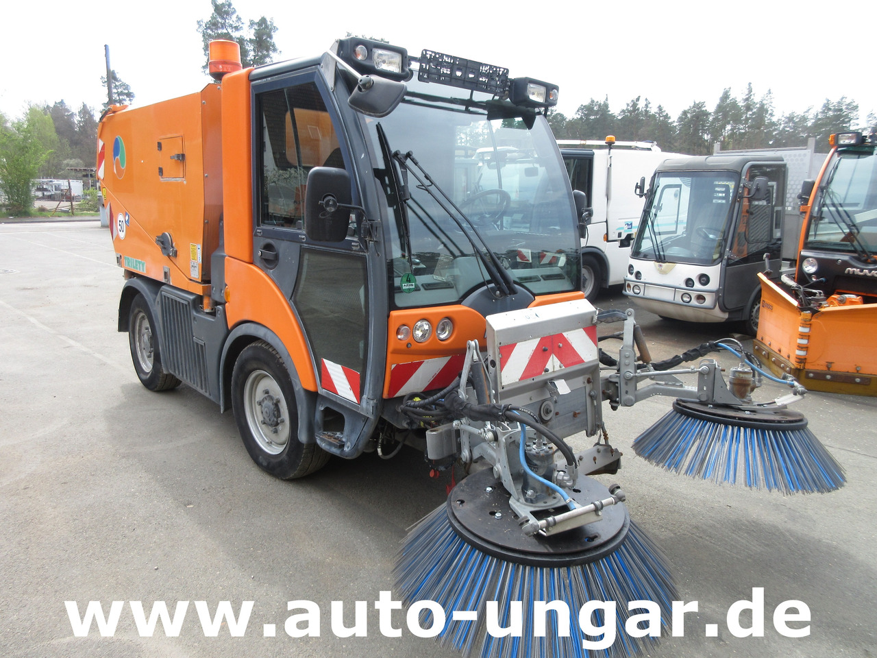 Multicar Tremo X56 4x4 Euro 5 Bj. 2015 Trilety TXK Kehr-Aufbau Motorschaden - Kommunal-/ Sonderfahrzeug: das Bild 1 Multicar Tremo X56 4x4 Euro 5 Bj. 2015 Trilety TXK Kehr-Aufbau Motorschaden - Kommunal-/ Sonderfahrzeug: das Bild 1