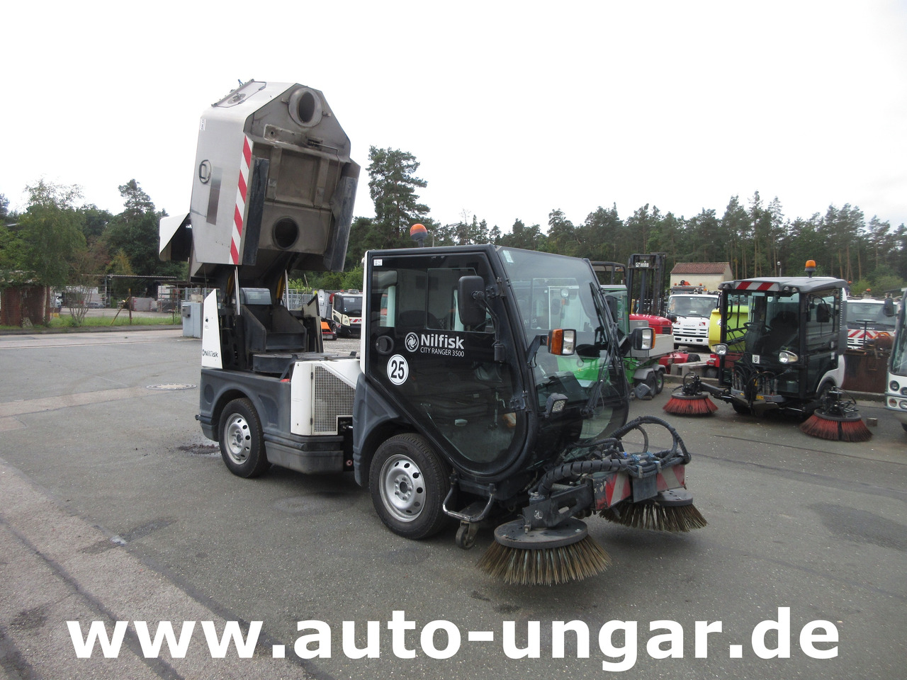 Nilfisk CR3500 CityRanger Schmidt Flexigo Multigo 4x4 Kehrmaschine Geräteträger - Kehrmaschine: das Bild 1 Nilfisk CR3500 CityRanger Schmidt Flexigo Multigo 4x4 Kehrmaschine Geräteträger - Kehrmaschine: das Bild 1