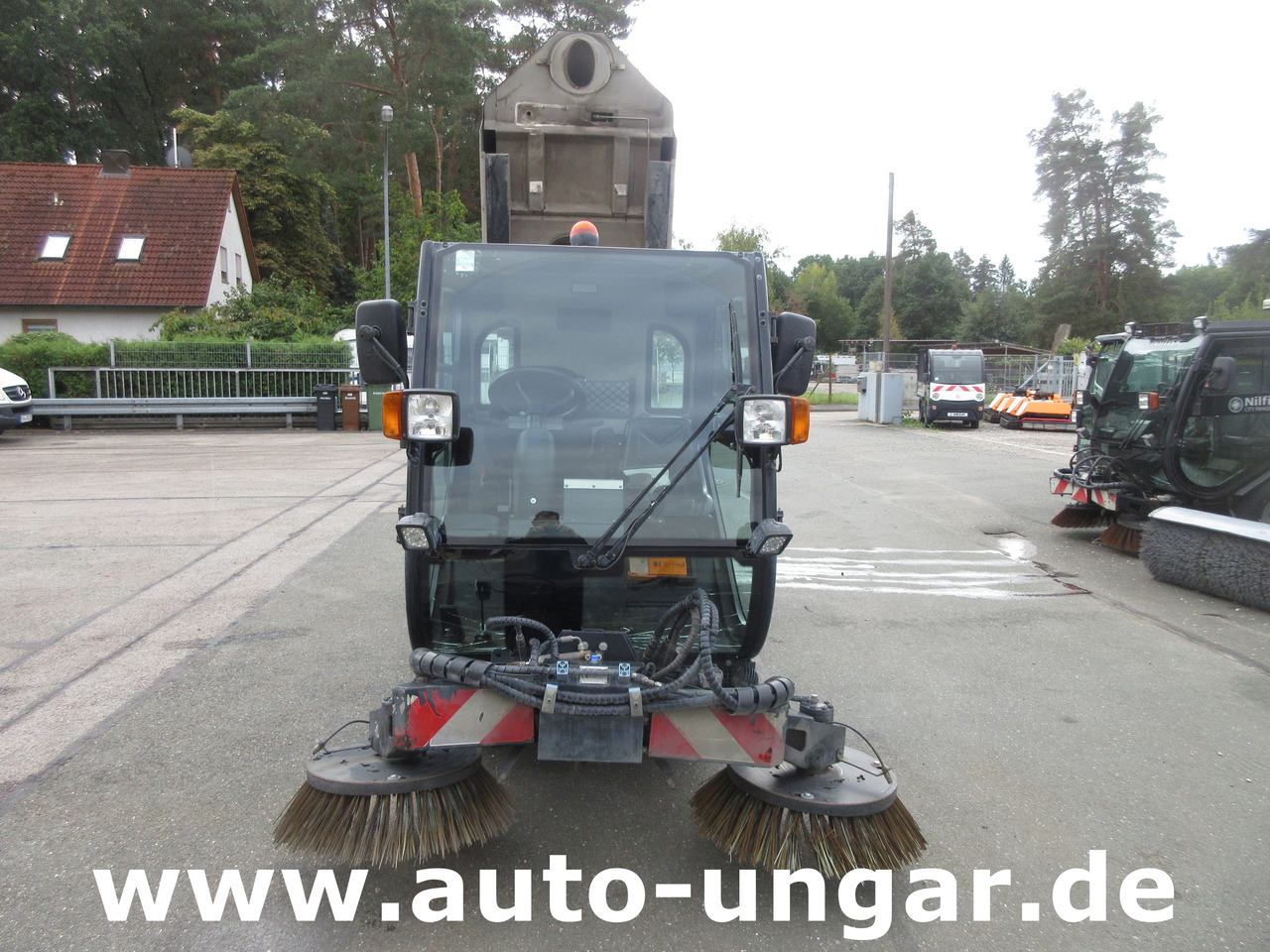 Nilfisk CR3500 CityRanger Schmidt Flexigo Multigo 4x4 Kehrmaschine Geräteträger - Kehrmaschine: das Bild 2 Nilfisk CR3500 CityRanger Schmidt Flexigo Multigo 4x4 Kehrmaschine Geräteträger - Kehrmaschine: das Bild 2