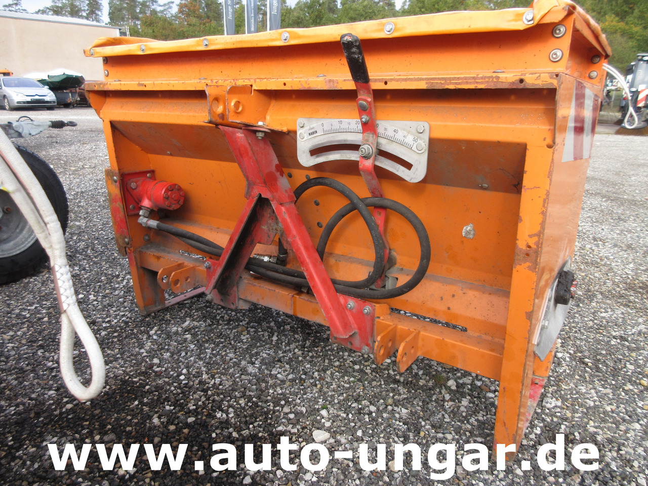 Rauch UKS 120 Anbaustreuer Salzstreuer hydraulisch Streuautomat Winterdienst - Kommunaltraktor: das Bild 3 Rauch UKS 120 Anbaustreuer Salzstreuer hydraulisch Streuautomat Winterdienst - Kommunaltraktor: das Bild 3