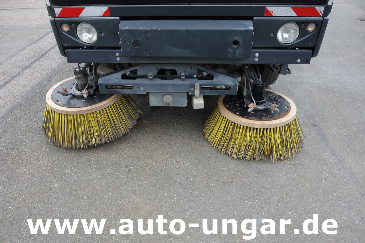SCHMIDT Cleango 500 EURO 6 Baujahr 2017 Kehrmaschine Straßenkehrmaschine - Kehrmaschine: das Bild 4 SCHMIDT Cleango 500 EURO 6 Baujahr 2017 Kehrmaschine Straßenkehrmaschine - Kehrmaschine: das Bild 4