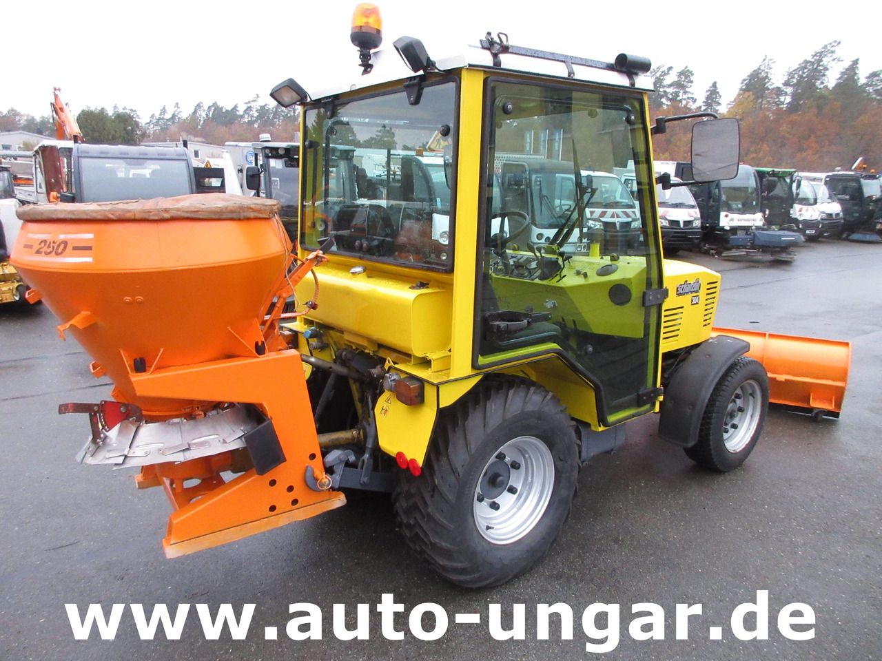 Schanzlin 304 Diesel 4x4 Winterdienst Pflug & Streuer 2-Sitzer Zapfwelle - Kommunaltraktor: das Bild 5 Schanzlin 304 Diesel 4x4 Winterdienst Pflug & Streuer 2-Sitzer Zapfwelle - Kommunaltraktor: das Bild 5
