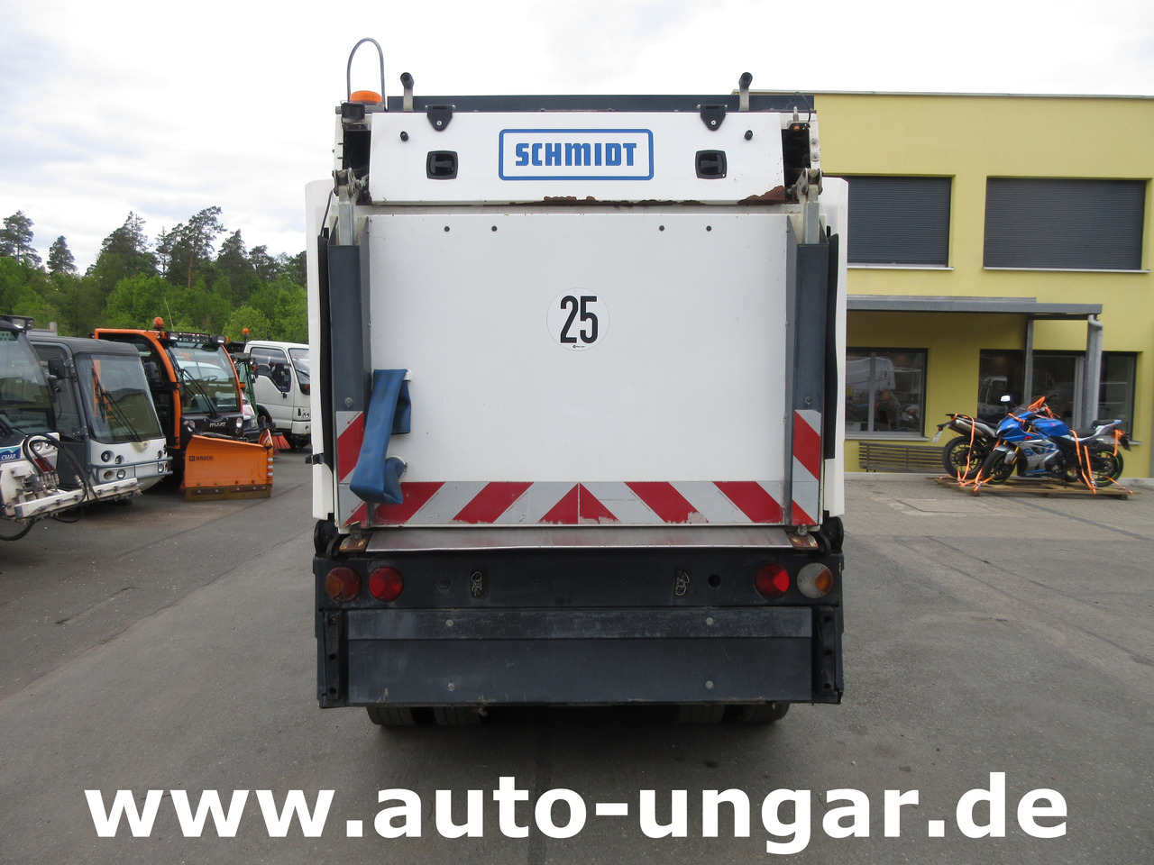 Schmidt Cleango 500 CS556 Euro 6 mit Wildkrautbesen Kehrmaschine aus 1. Hand - Kehrmaschine: das Bild 5 Schmidt Cleango 500 CS556 Euro 6 mit Wildkrautbesen Kehrmaschine aus 1. Hand - Kehrmaschine: das Bild 5