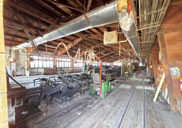 Královopolská G710 + G560 - Holzbearbeitungsmaschine: das Bild 5 Královopolská G710 + G560 - Holzbearbeitungsmaschine: das Bild 5