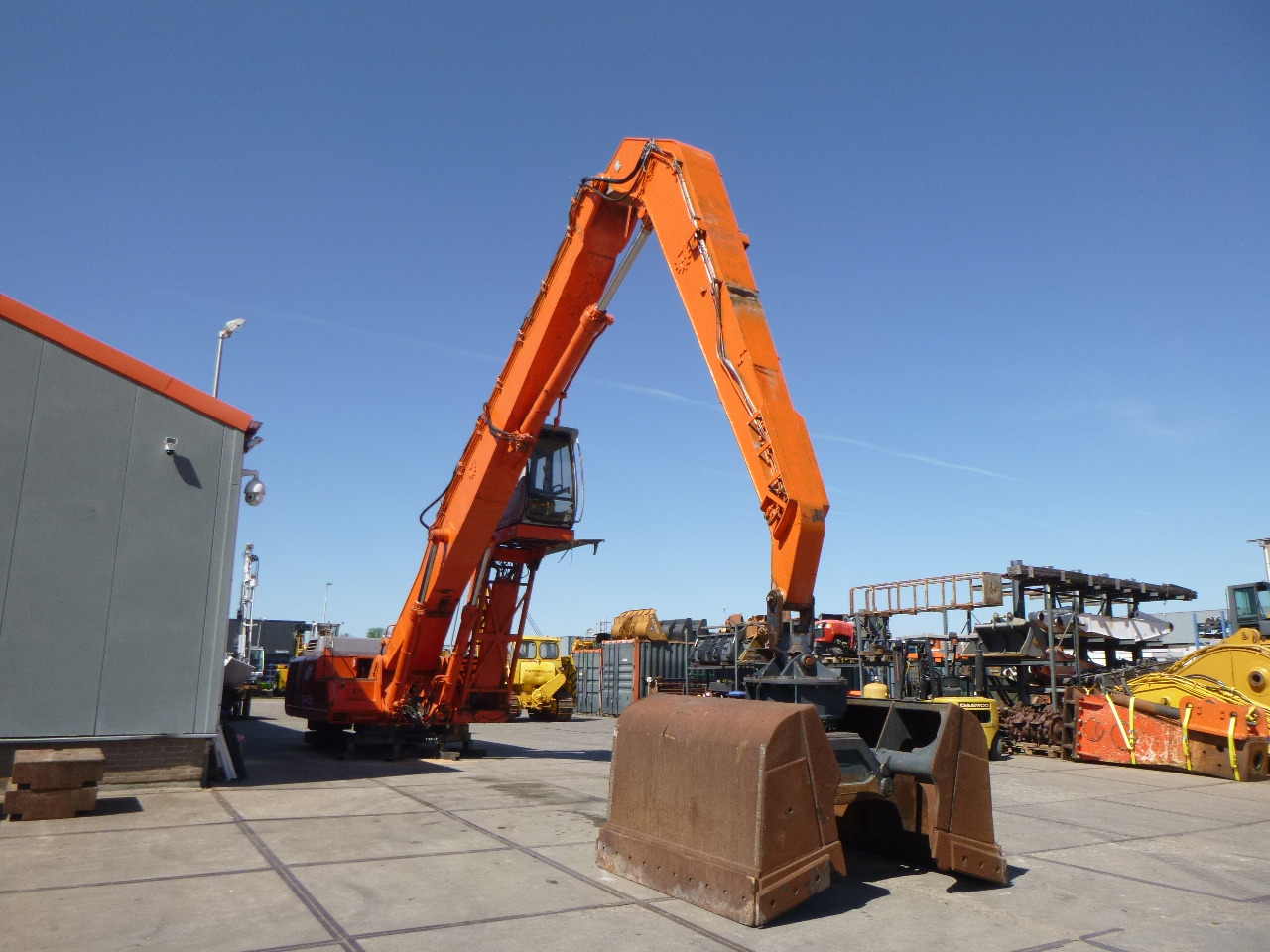 Umschlagbagger FIAT-HITACHI EX455 Stationary dock/ship material handler: das Bild 6