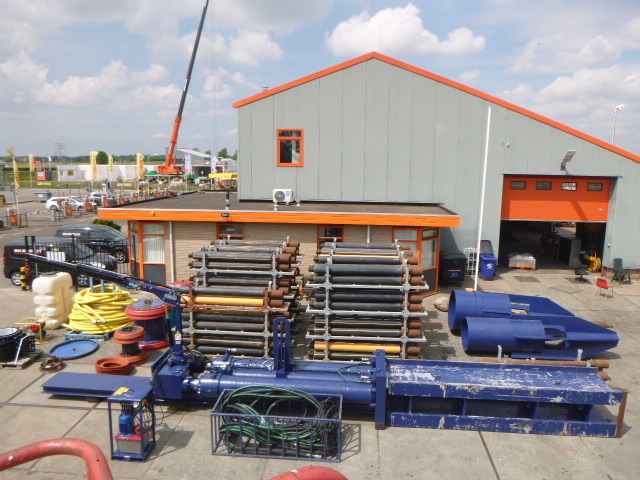 PIPELINE PULLING UNIT PIPE RAMMING PULLING UNIT PIPE RAMMING - Horizontalbohrgerät: das Bild 1 PIPELINE PULLING UNIT PIPE RAMMING PULLING UNIT PIPE RAMMING - Horizontalbohrgerät: das Bild 1