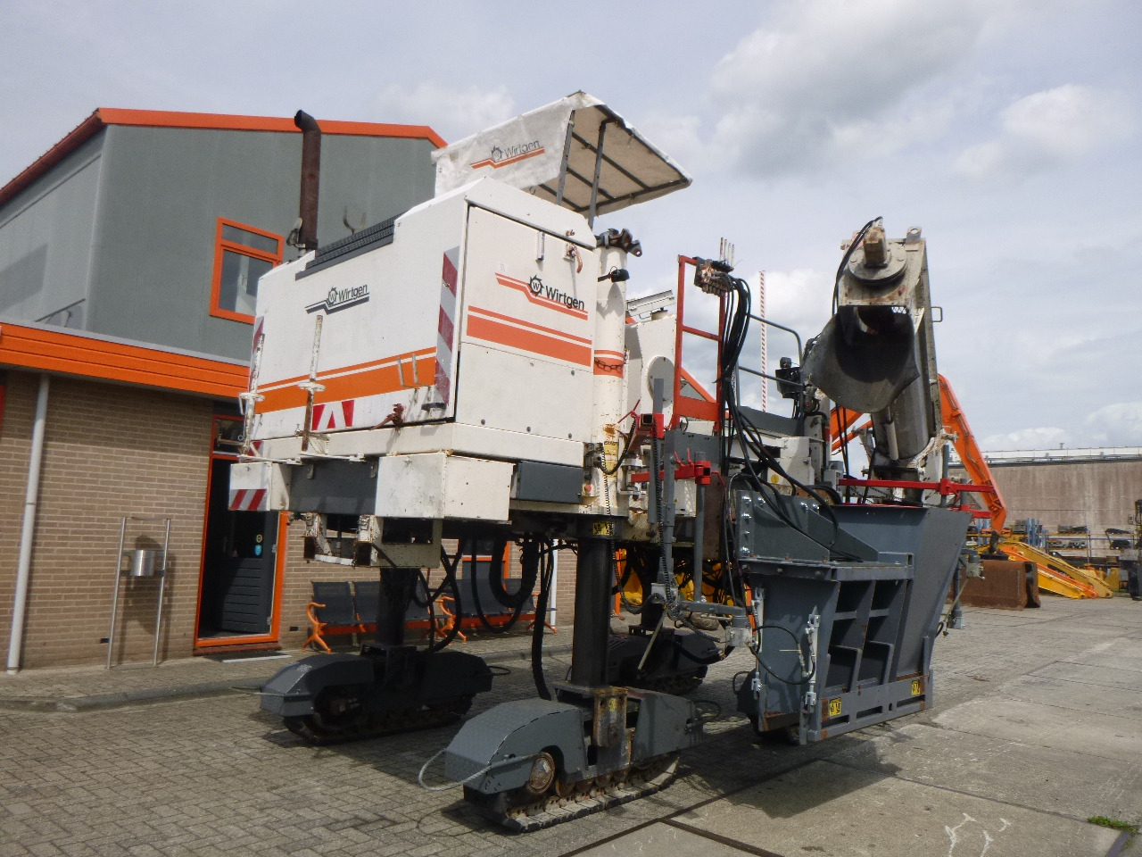 WIRTGEN SP250 - Gleitschalungsfertiger: das Bild 5 WIRTGEN SP250 - Gleitschalungsfertiger: das Bild 5