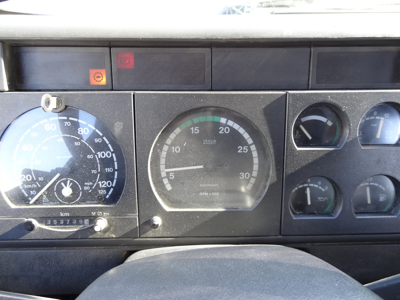 Iveco EuroTrakker 260E31 6X4 Palfinger 36002 - Pritsche LKW, Autokran: das Bild 2 Iveco EuroTrakker 260E31 6X4 Palfinger 36002 - Pritsche LKW, Autokran: das Bild 2