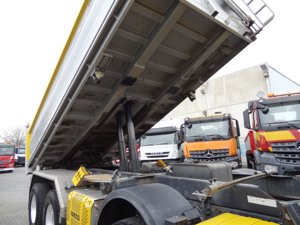 Iveco Trakker 450 8X4 Meiller - Kipper: das Bild 4 Iveco Trakker 450 8X4 Meiller - Kipper: das Bild 4