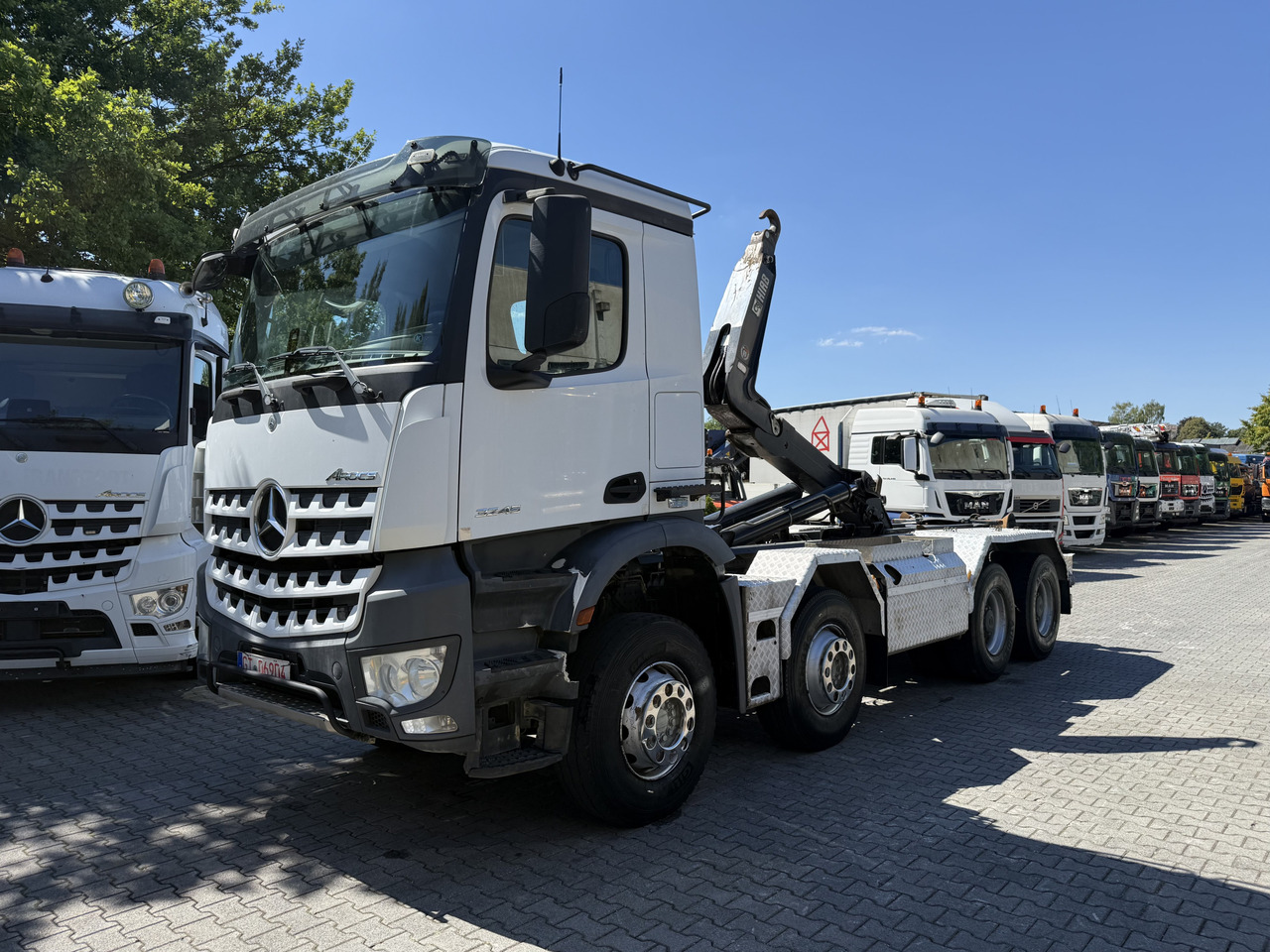 Mercedes-Benz Arocs 3245 K 8X4 Haken - Abrollkipper: das Bild 1 Mercedes-Benz Arocs 3245 K 8X4 Haken - Abrollkipper: das Bild 1
