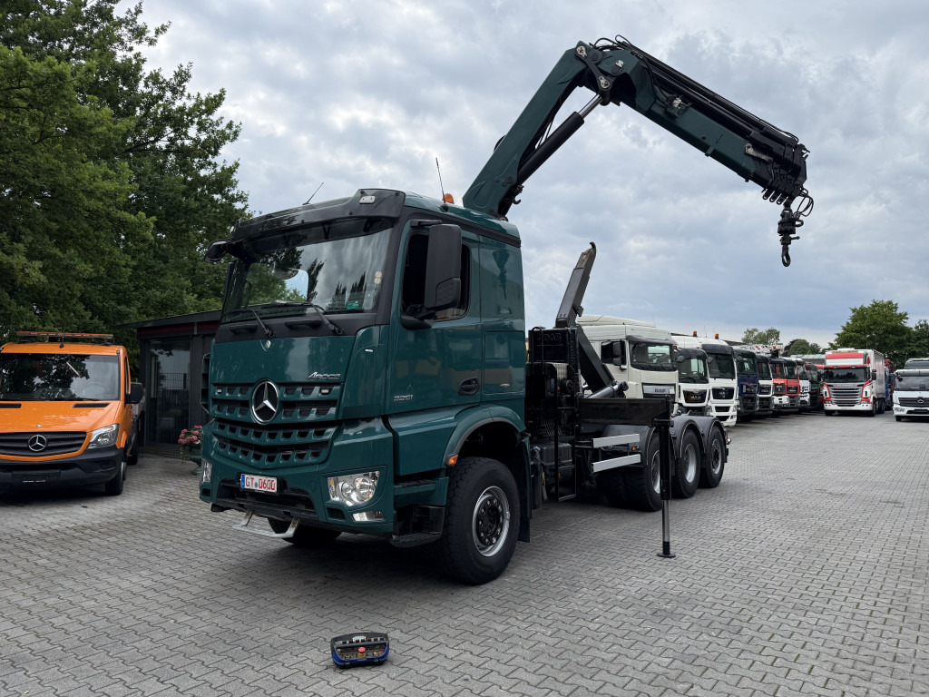 Mercedes-Benz Arocs 3251 8X4 Haken mit Kran HMF 2620 K5 - Abrollkipper, Autokran: das Bild 1 Mercedes-Benz Arocs 3251 8X4 Haken mit Kran HMF 2620 K5 - Abrollkipper, Autokran: das Bild 1