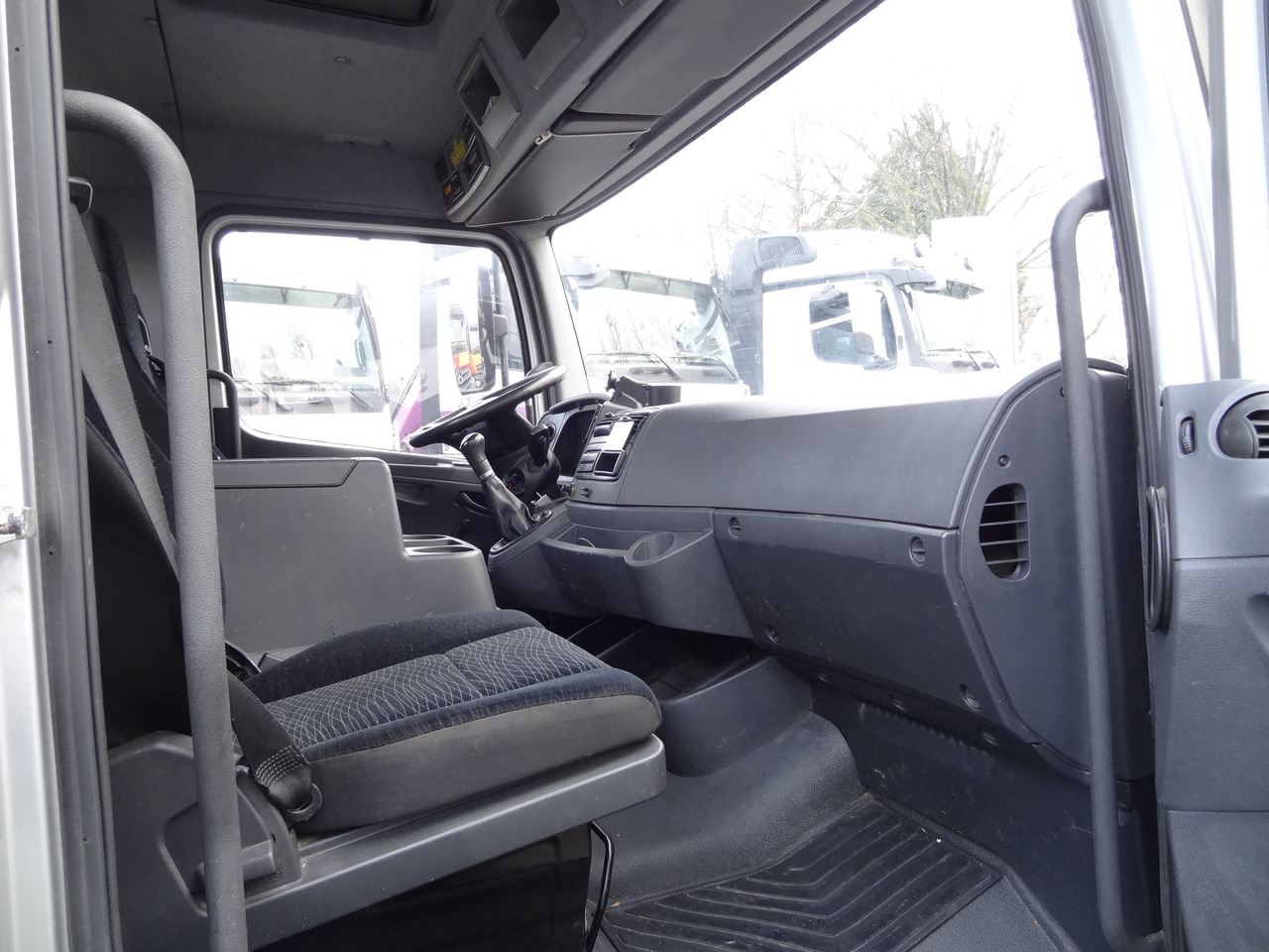 Mercedes-Benz Atego 818 Kran Palfinger 6501 - Pritsche LKW, Autokran: das Bild 4 Mercedes-Benz Atego 818 Kran Palfinger 6501 - Pritsche LKW, Autokran: das Bild 4