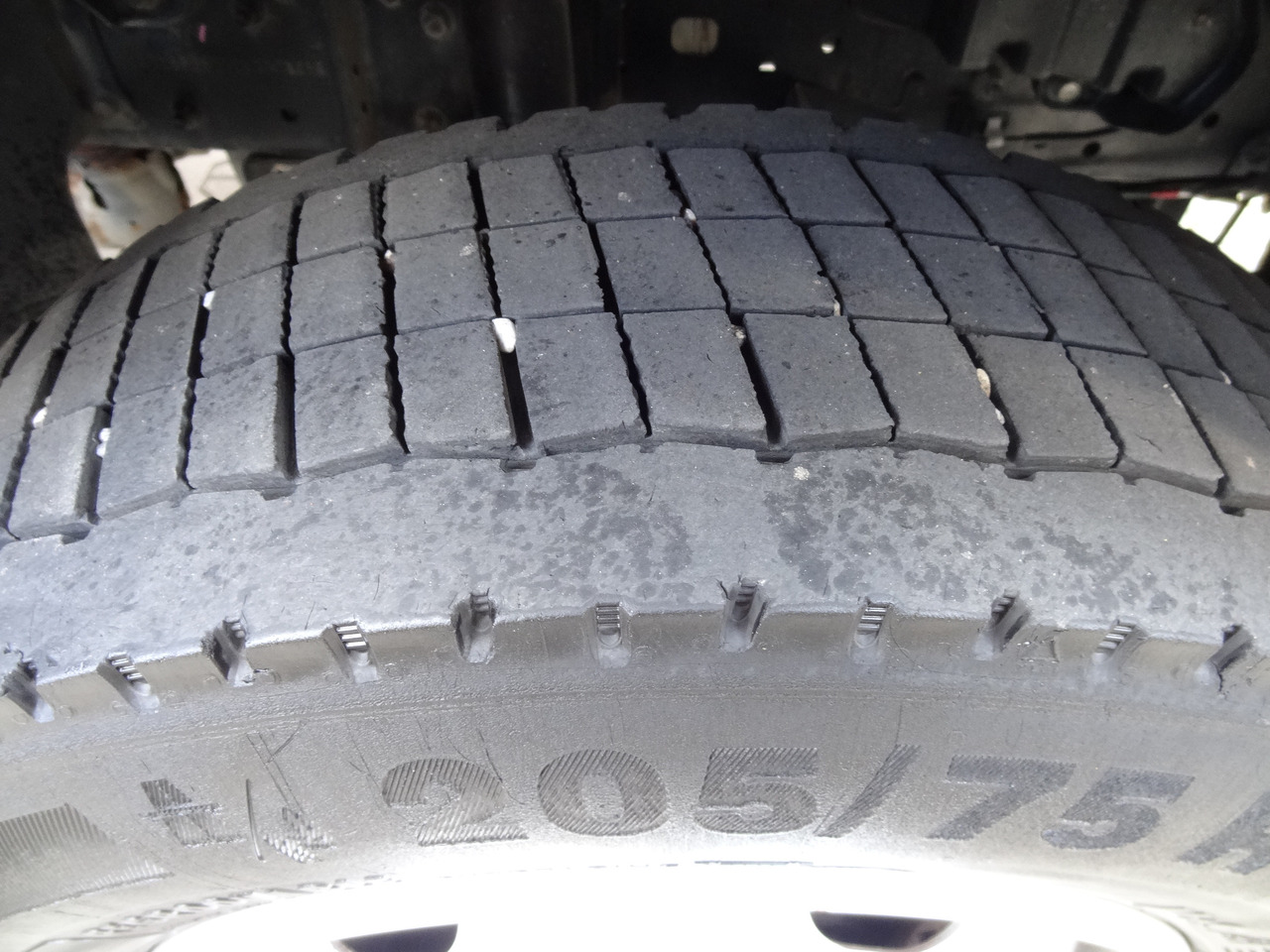 Mitsubishi Fuso 7C18 Meiller - Kipper: das Bild 2 Mitsubishi Fuso 7C18 Meiller - Kipper: das Bild 2