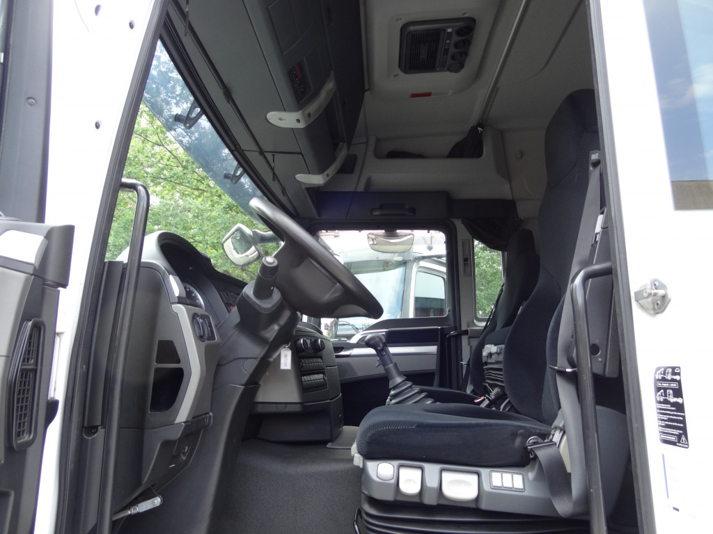MAN TGS 18.320 LLS Fahrschule/ driving school - Sattelzugmaschine: das Bild 2 MAN TGS 18.320 LLS Fahrschule/ driving school - Sattelzugmaschine: das Bild 2
