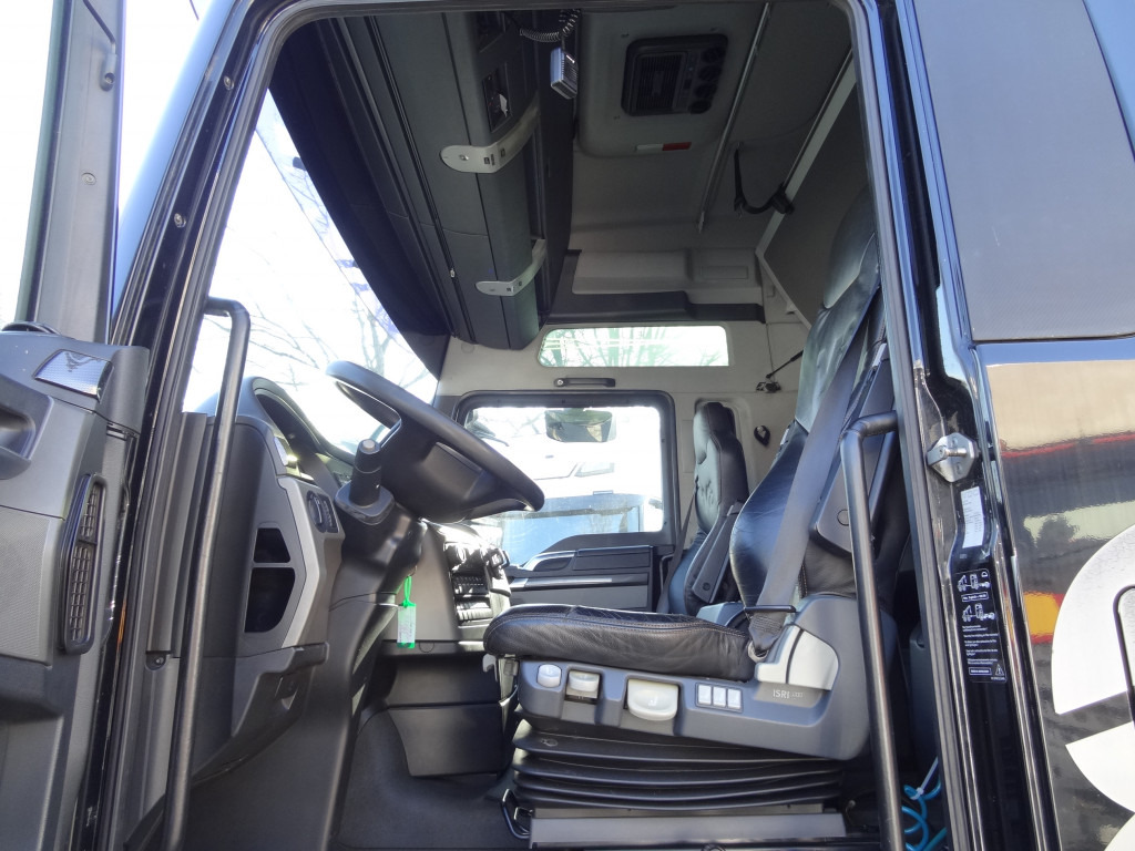MAN TGX 18.680 V8 - Sattelzugmaschine: das Bild 3 MAN TGX 18.680 V8 - Sattelzugmaschine: das Bild 3