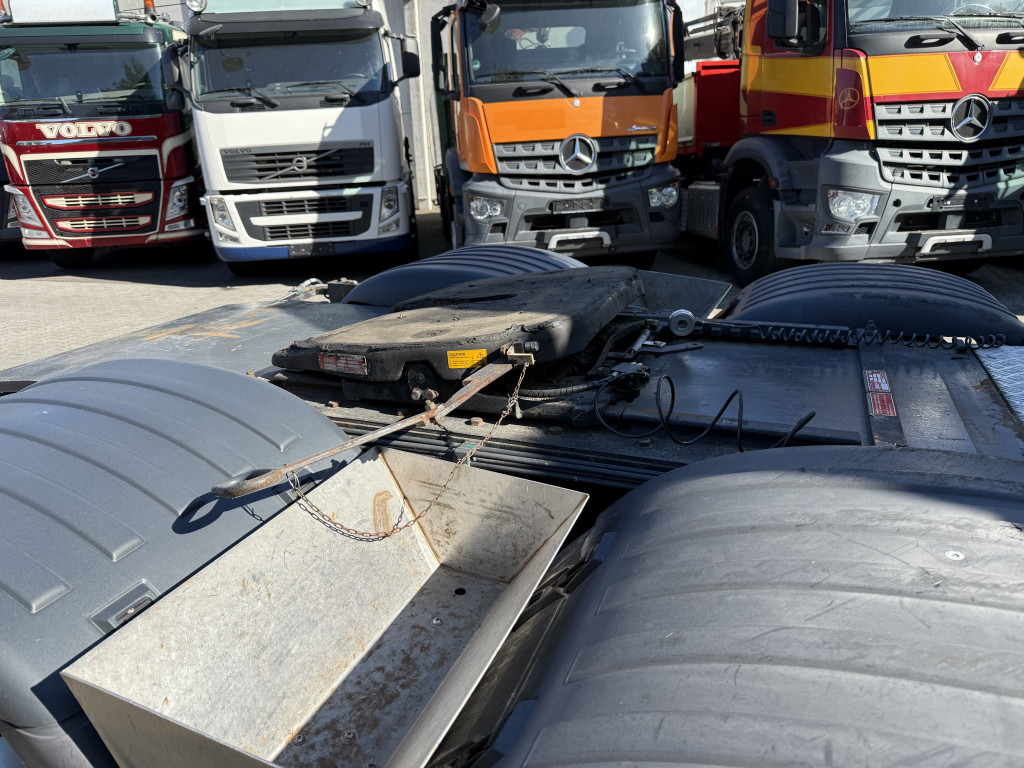 Scania R400 6X2 Kran Hiab 377-8 bis 25 Meter - Sattelzugmaschine: das Bild 2 Scania R400 6X2 Kran Hiab 377-8 bis 25 Meter - Sattelzugmaschine: das Bild 2