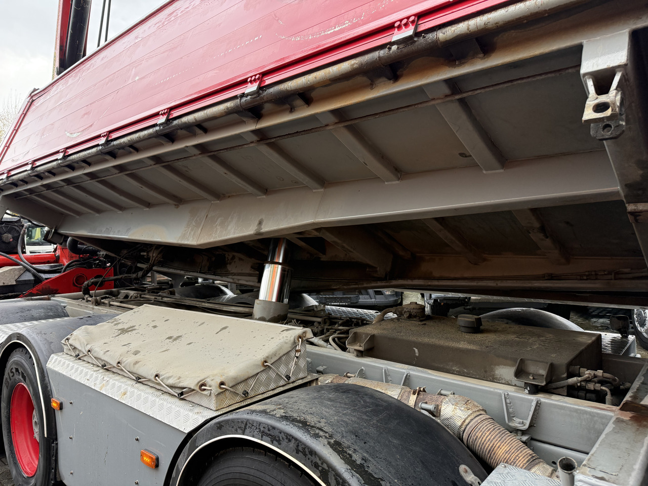 Scania R580 V8 8X4 Kipper Kran Palfinger 22002 - Autokran, Kipper: das Bild 3 Scania R580 V8 8X4 Kipper Kran Palfinger 22002 - Autokran, Kipper: das Bild 3