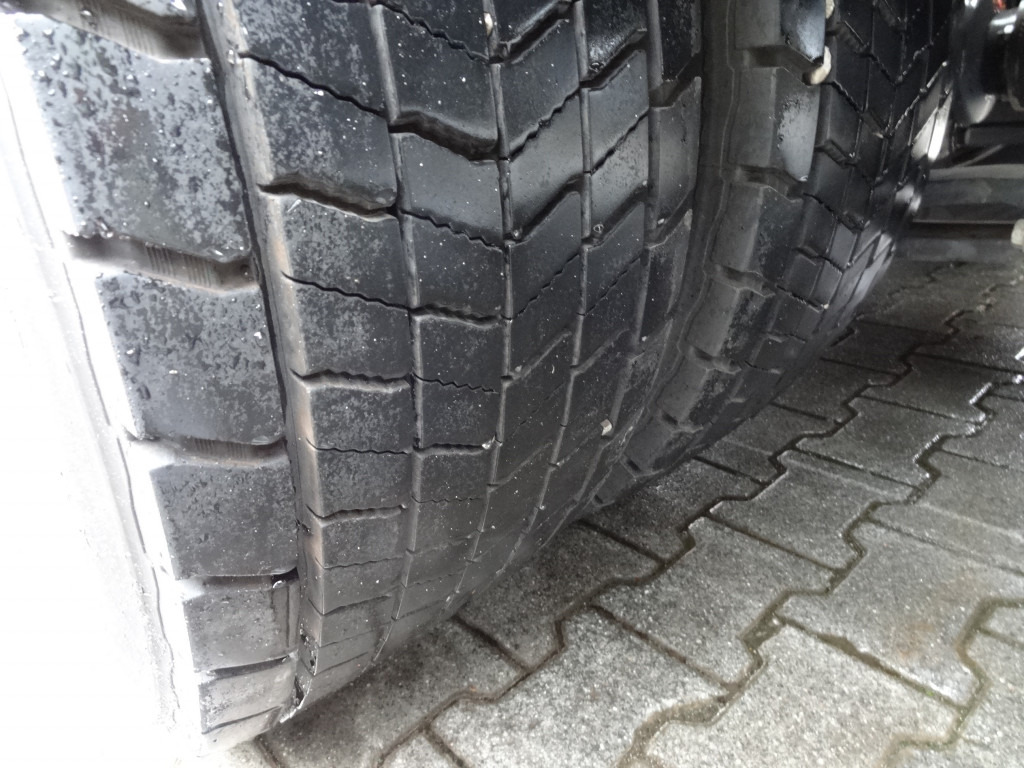 Volvo FL 280.18 mit Kran HMF 910 K3 - Pritsche LKW, Autokran: das Bild 2 Volvo FL 280.18 mit Kran HMF 910 K3 - Pritsche LKW, Autokran: das Bild 2