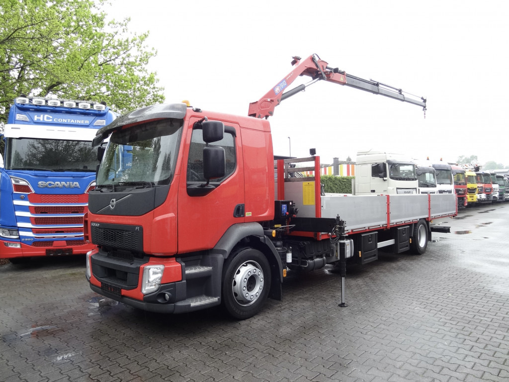 Volvo FL 280.18 mit Kran HMF 910 K3 - Pritsche LKW, Autokran: das Bild 1 Volvo FL 280.18 mit Kran HMF 910 K3 - Pritsche LKW, Autokran: das Bild 1