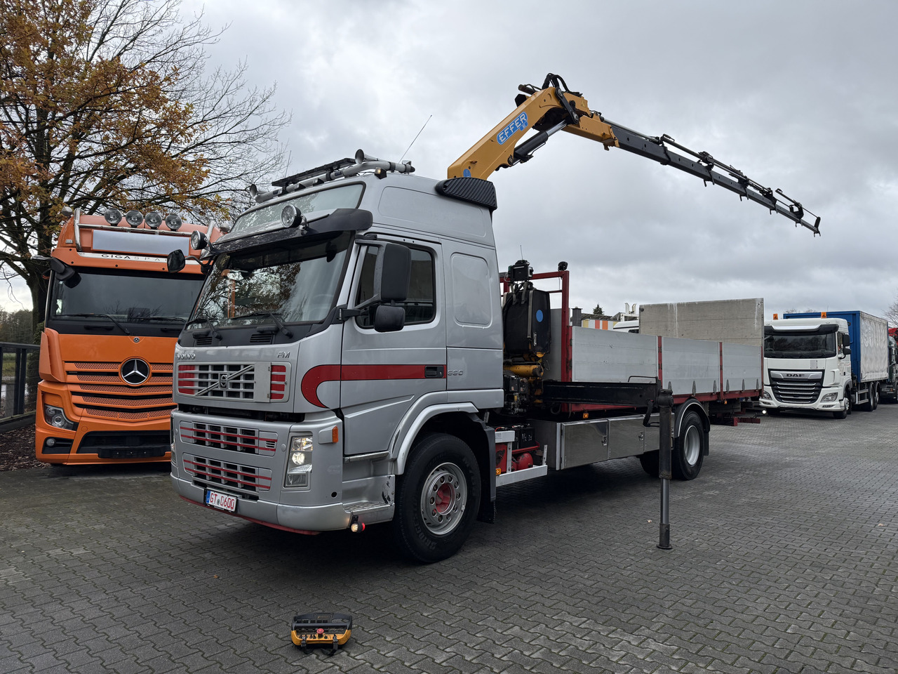 Volvo FM330 Kran Effer 165 bis 20 Meter - Autokran, Pritsche LKW: das Bild 1 Volvo FM330 Kran Effer 165 bis 20 Meter - Autokran, Pritsche LKW: das Bild 1