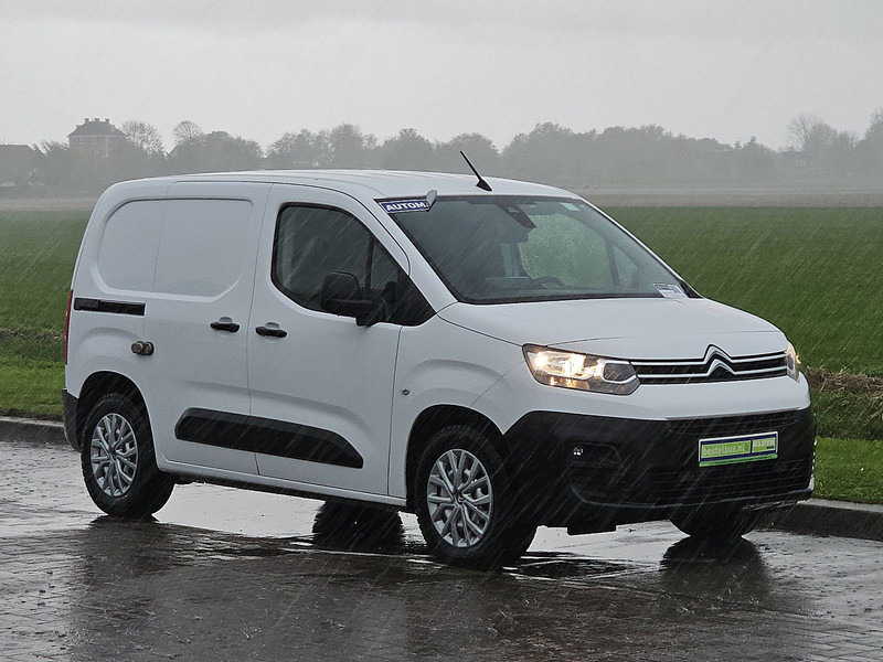 Citroën Berlingo 1.2 L1 Benzine Automaat! - Koffer Transporter: das Bild 5 Citroën Berlingo 1.2 L1 Benzine Automaat! - Koffer Transporter: das Bild 5