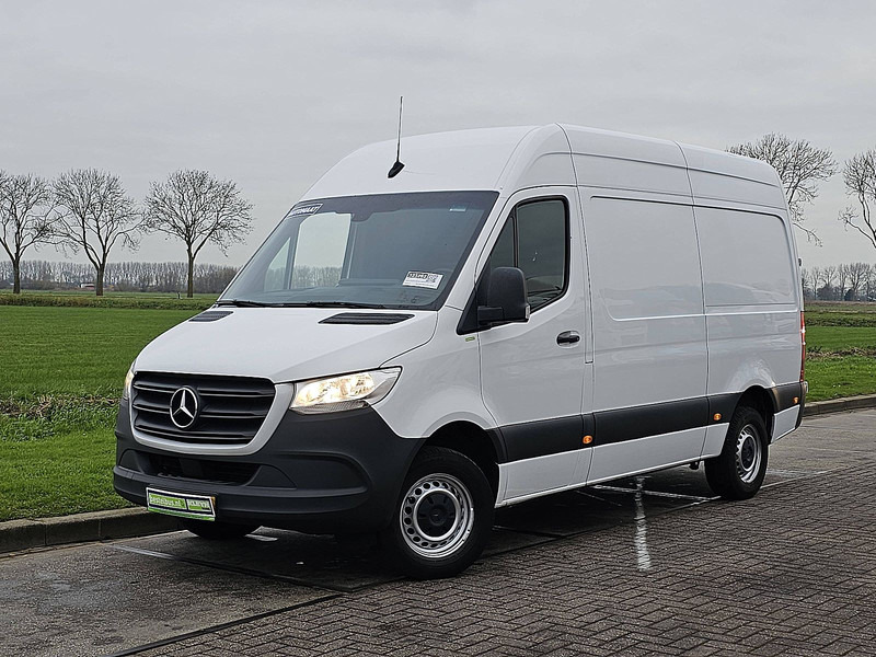 Mercedes-Benz Sprinter 311 CDI 37 AUT. L2H2 - Kleintransporter: das Bild 2 Mercedes-Benz Sprinter 311 CDI 37 AUT. L2H2 - Kleintransporter: das Bild 2
