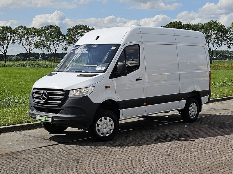 Mercedes-Benz Sprinter 316 CDI 4X4 AUT. L2H2 - Kastenwagen: das Bild 2 Mercedes-Benz Sprinter 316 CDI 4X4 AUT. L2H2 - Kastenwagen: das Bild 2