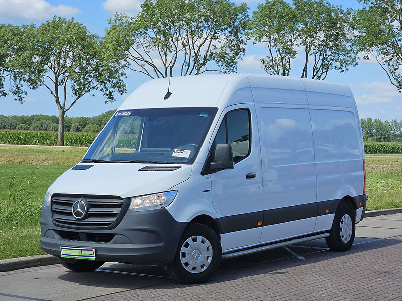 Mercedes-Benz eSprinter L2H2 35 KWH - Kastenwagen, Elektro-Transporter: das Bild 2 Mercedes-Benz eSprinter L2H2 35 KWH - Kastenwagen, Elektro-Transporter: das Bild 2
