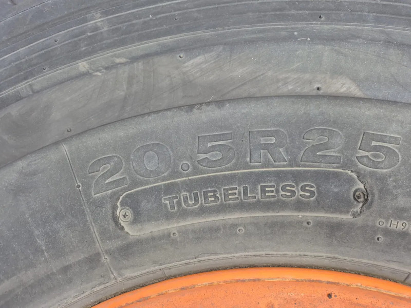 Bridgestone 20.5R25 - Reifen: das Bild 3 Bridgestone 20.5R25 - Reifen: das Bild 3