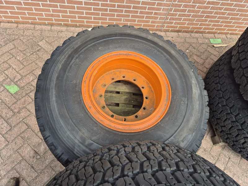 Bridgestone 20.5R25 - Reifen: das Bild 2 Bridgestone 20.5R25 - Reifen: das Bild 2
