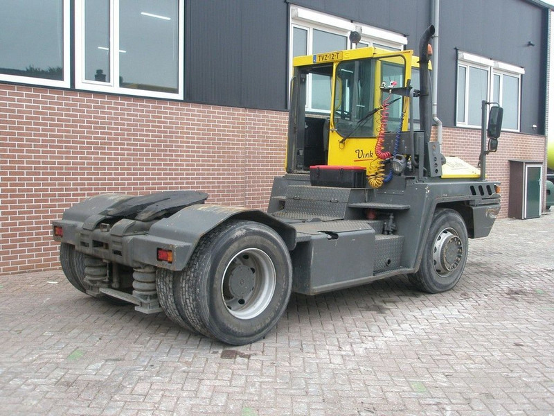 Terberg RT 222 RT220 4x4 - Terminaltraktor: das Bild 4 Terberg RT 222 RT220 4x4 - Terminaltraktor: das Bild 4