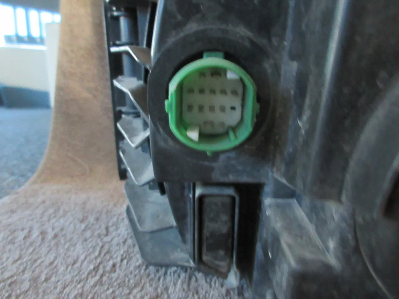 Iveco 5801898825 KOPLAMP HI WAY EURO 6 RECHTS KANT - Hauptscheinwerfer für LKW: das Bild 4 Iveco 5801898825 KOPLAMP HI WAY EURO 6 RECHTS KANT - Hauptscheinwerfer für LKW: das Bild 4