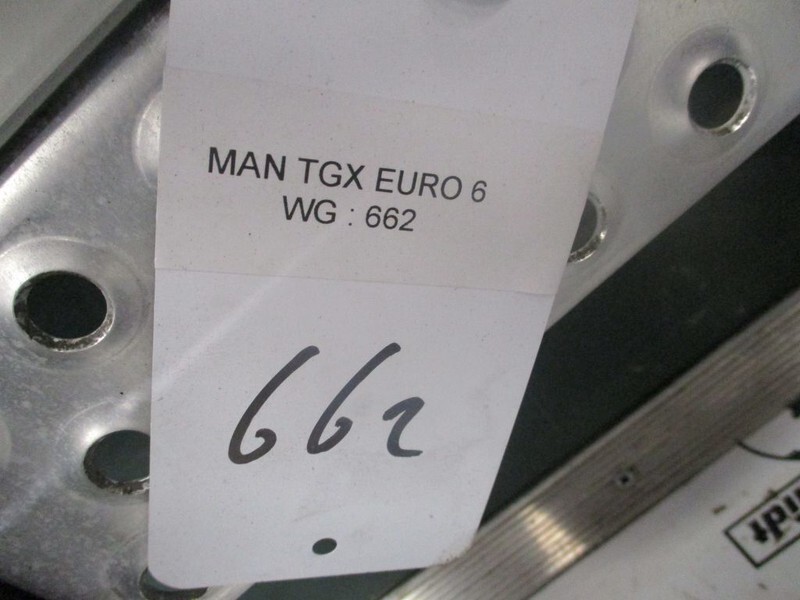 MAN hitten schild man TGX - Auspuff/ Abgasanlage für LKW: das Bild 2 MAN hitten schild man TGX - Auspuff/ Abgasanlage für LKW: das Bild 2