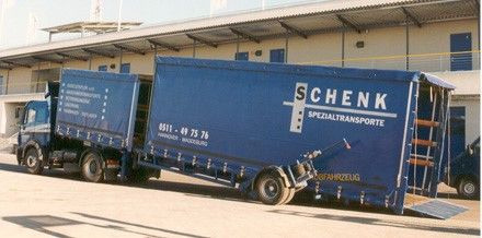 Tieflader mit starker 12 Tonnen Winde Top - Tieflader Auflieger: das Bild 1 Tieflader mit starker 12 Tonnen Winde Top - Tieflader Auflieger: das Bild 1