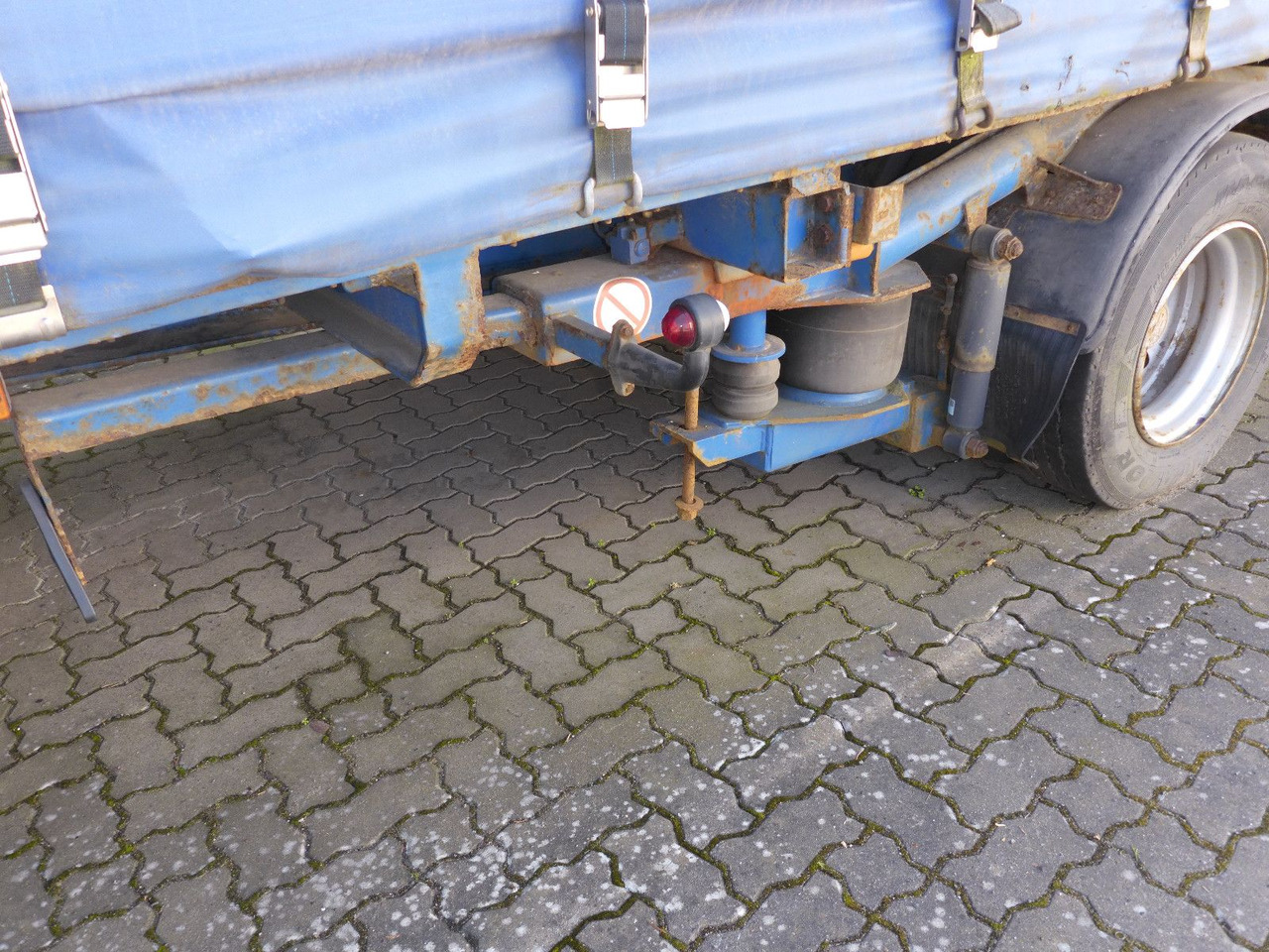 Tieflader mit starker 12 Tonnen Winde Top - Tieflader Auflieger: das Bild 3 Tieflader mit starker 12 Tonnen Winde Top - Tieflader Auflieger: das Bild 3