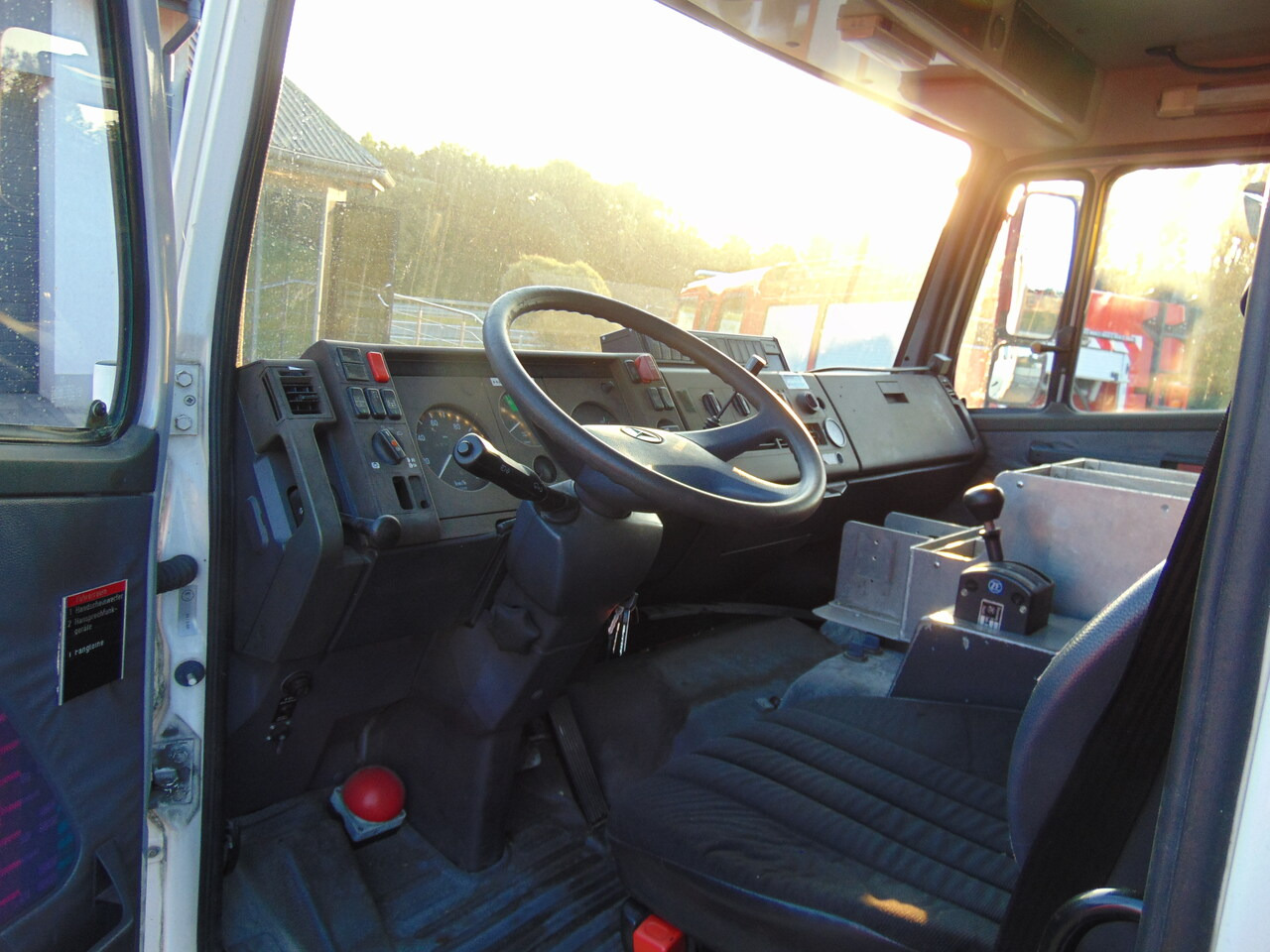 Feuerwehrfahrzeug MERCEDES-BENZ 1124AF 4x4 MAGIRUS: das Bild 11 Feuerwehrfahrzeug MERCEDES-BENZ 1124AF 4x4 MAGIRUS: das Bild 11