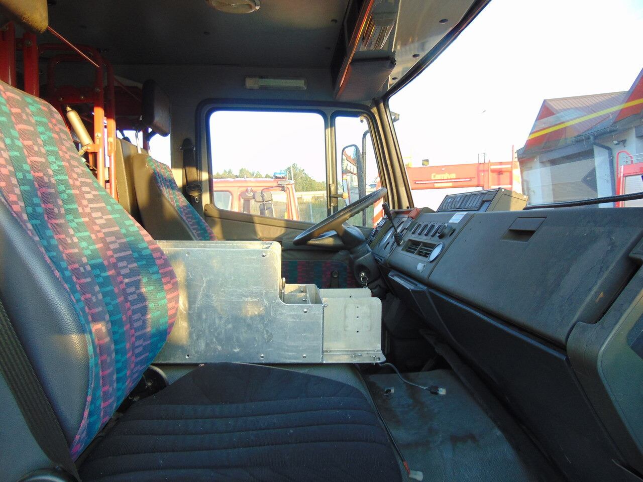 Feuerwehrfahrzeug MERCEDES-BENZ 1124AF 4x4 MAGIRUS: das Bild 12 Feuerwehrfahrzeug MERCEDES-BENZ 1124AF 4x4 MAGIRUS: das Bild 12