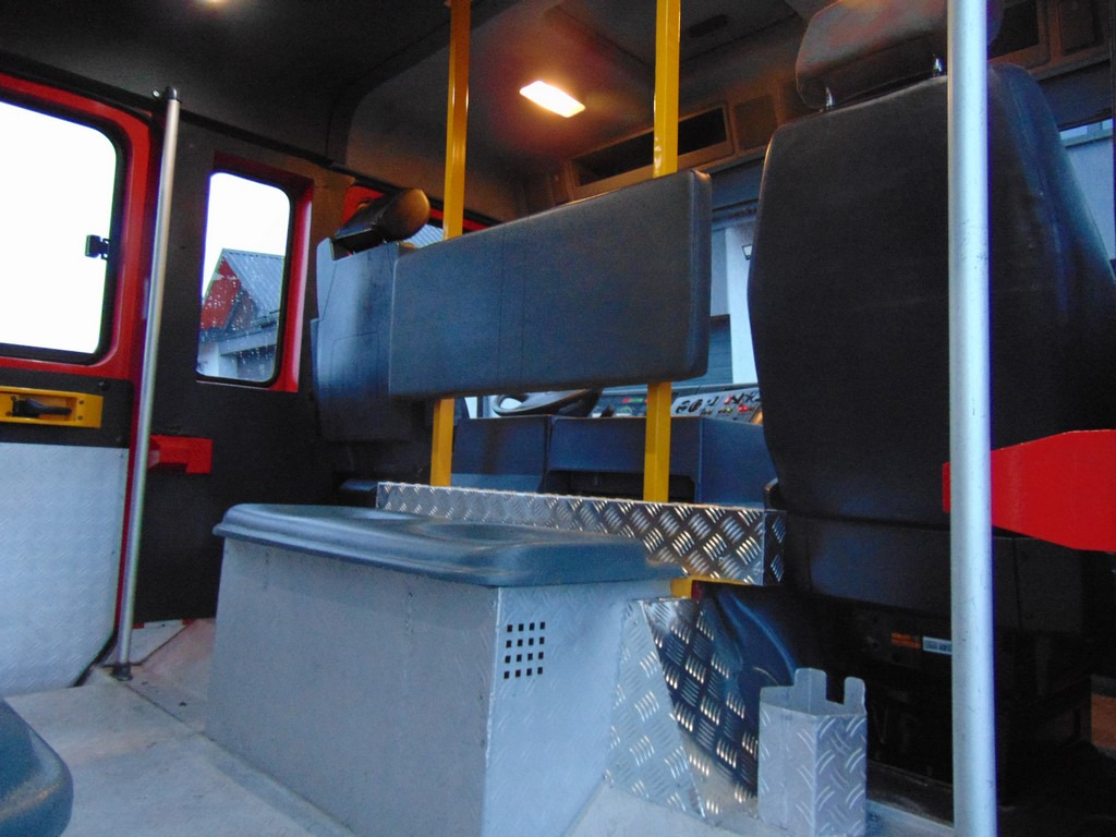 Feuerwehrfahrzeug MERCEDES-BENZ Actros 2031 V8 GICAR: das Bild 16