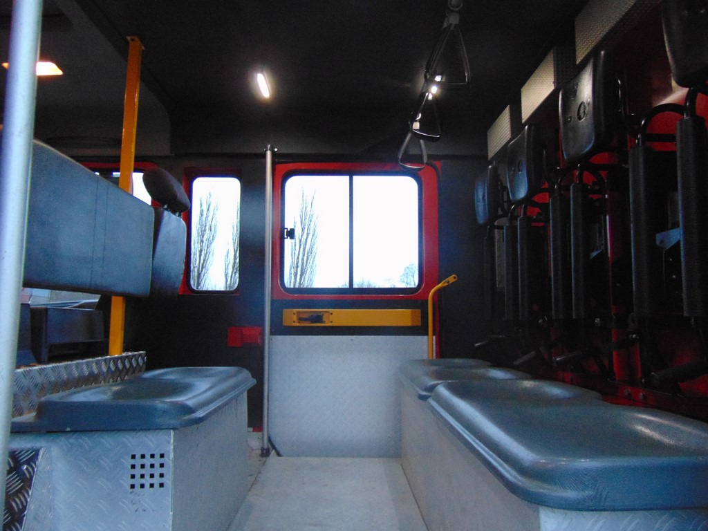 Feuerwehrfahrzeug MERCEDES-BENZ Actros 2031 V8 GICAR: das Bild 14