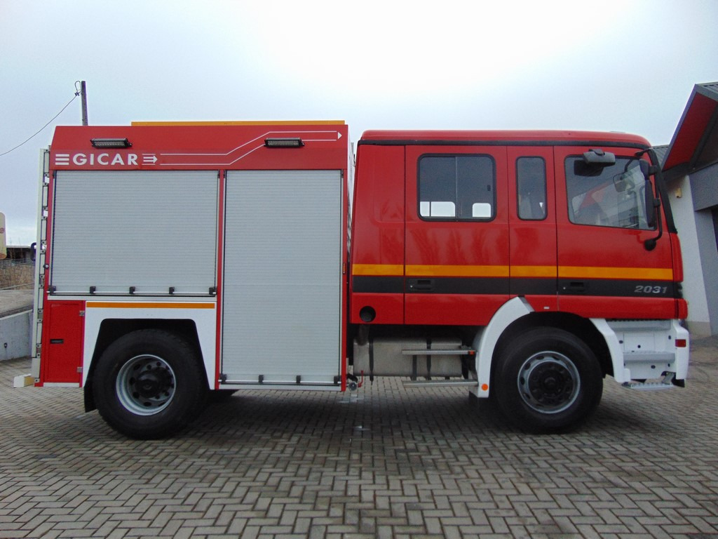 Feuerwehrfahrzeug MERCEDES-BENZ Actros 2031 V8 GICAR: das Bild 7