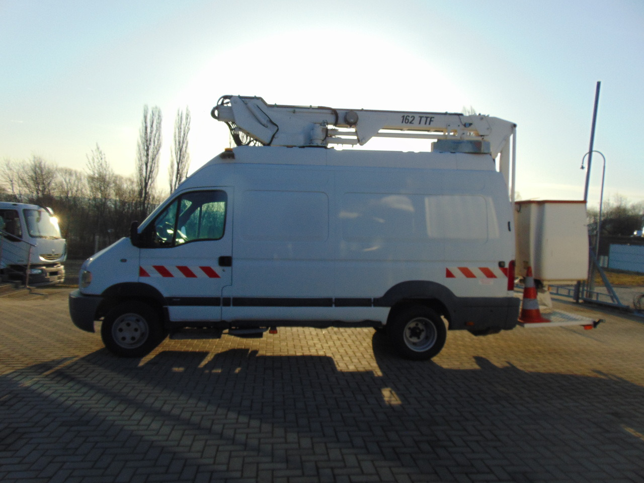 RENAULT Mascott 2,8dCi 110 L2H3 France Elevateur 152TTF 162TTF - Arbeitsbühne: das Bild 5 RENAULT Mascott 2,8dCi 110 L2H3 France Elevateur 152TTF 162TTF - Arbeitsbühne: das Bild 5